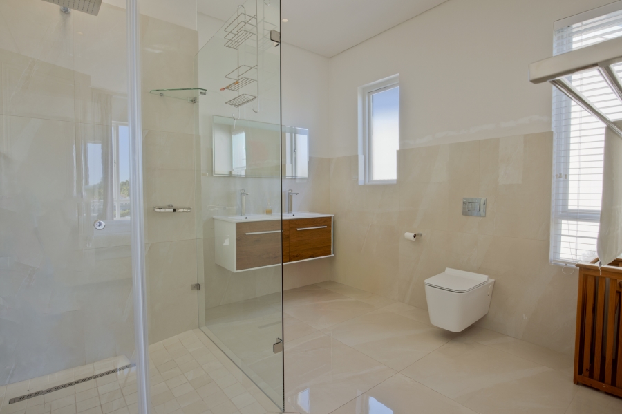 To Let 3 Bedroom Property for Rent in Sunset Beach Western Cape